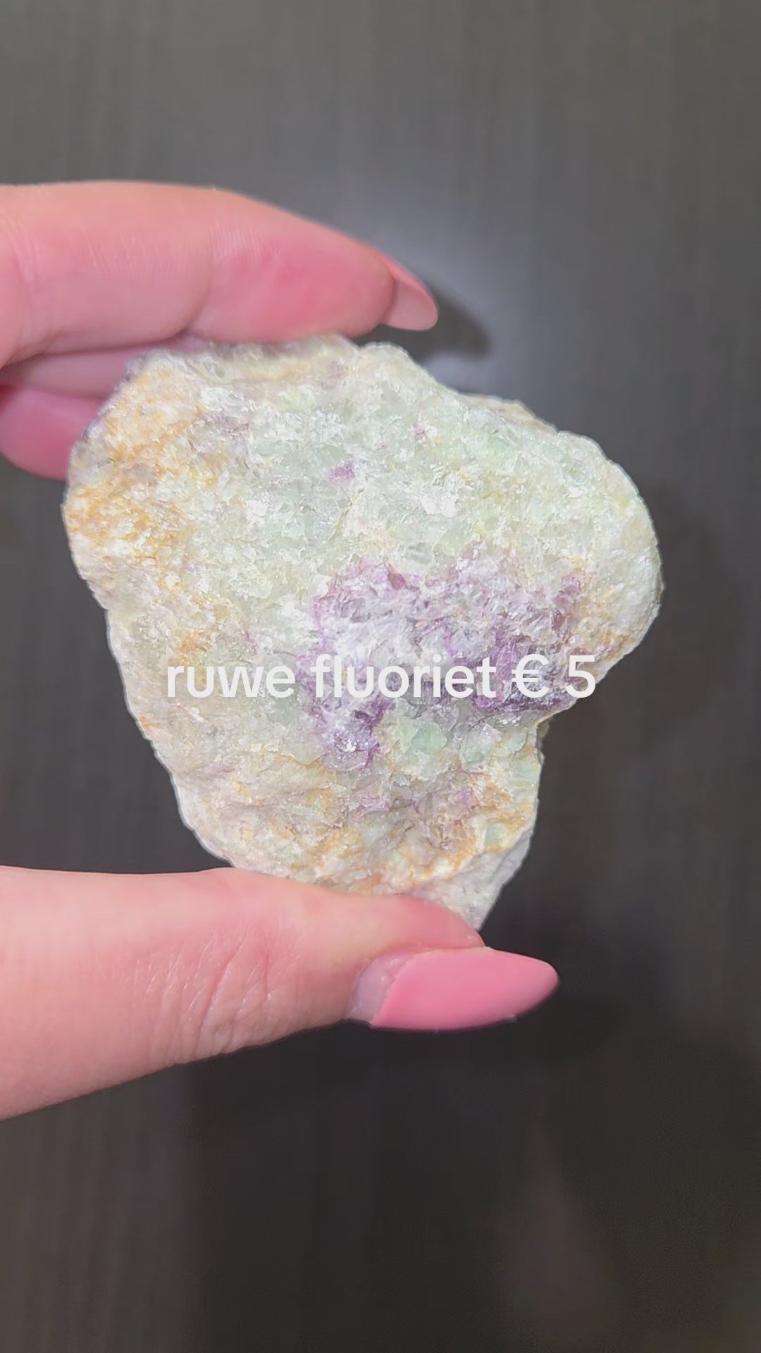 Ruwe fluoriet