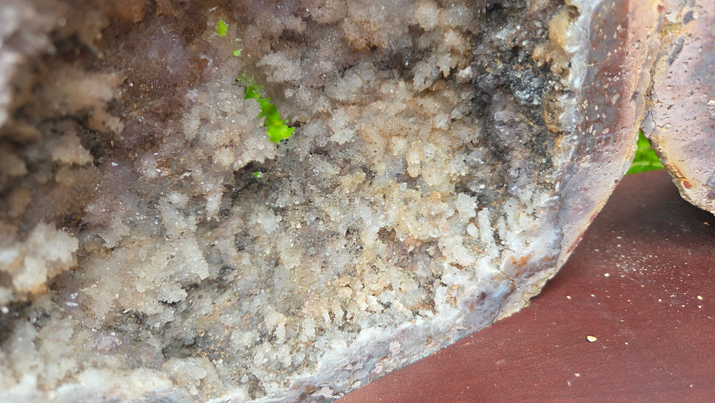 Zeldzame roze amethist (chalcedoon) geode