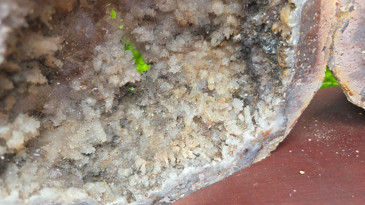 Zeldzame roze amethist (chalcedoon) geode