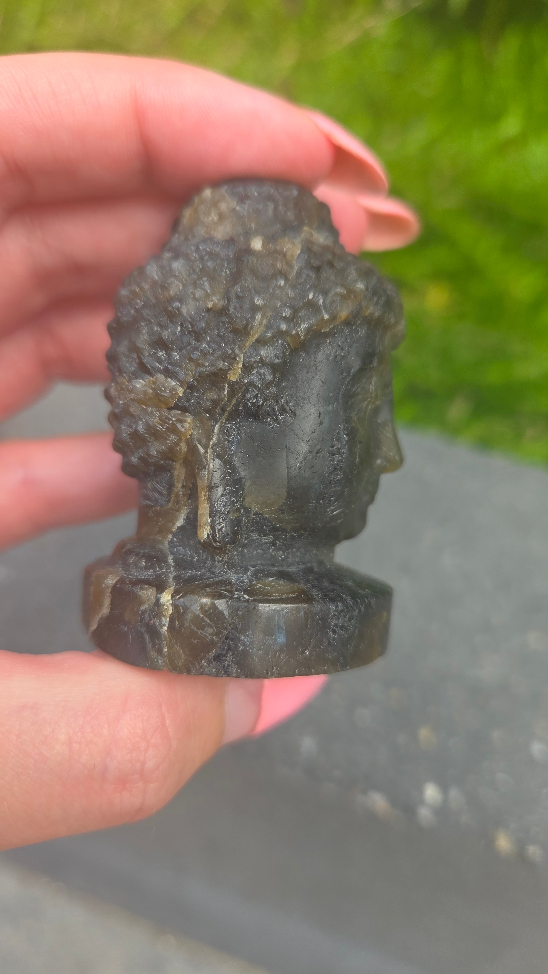 Labradoriet buddha