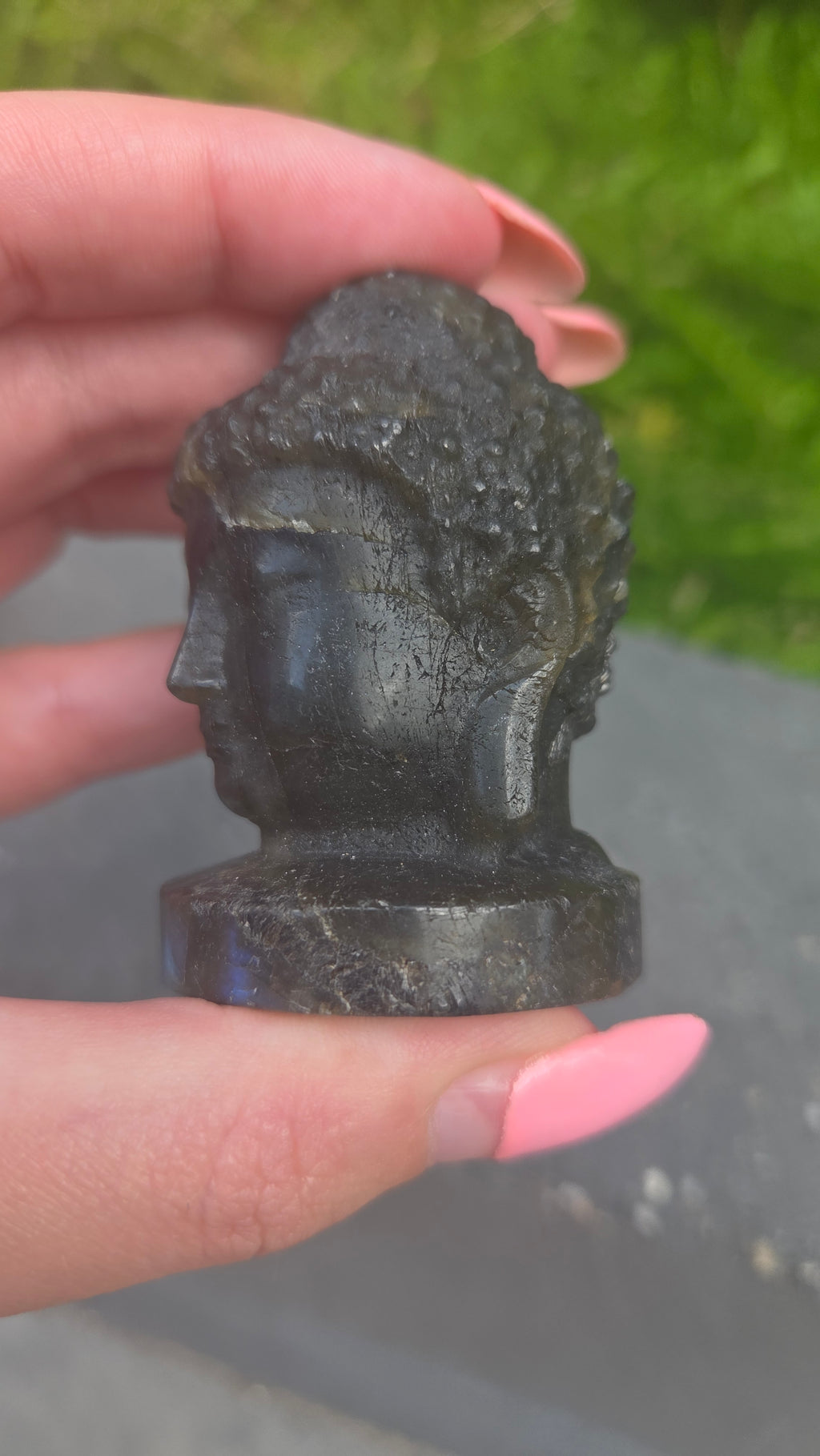 Labradoriet buddha