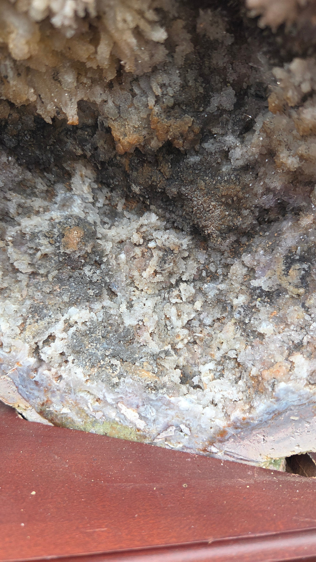 Zeldzame roze amethist (chalcedoon) geode