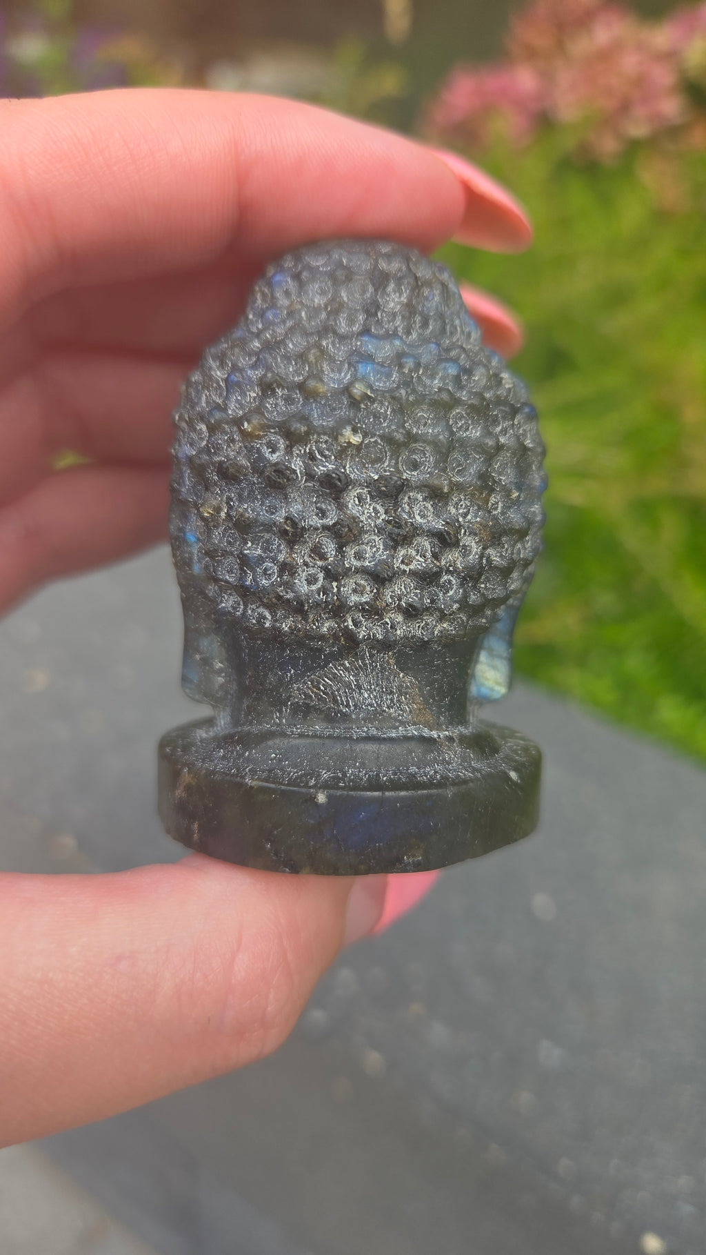 Labradoriet buddha