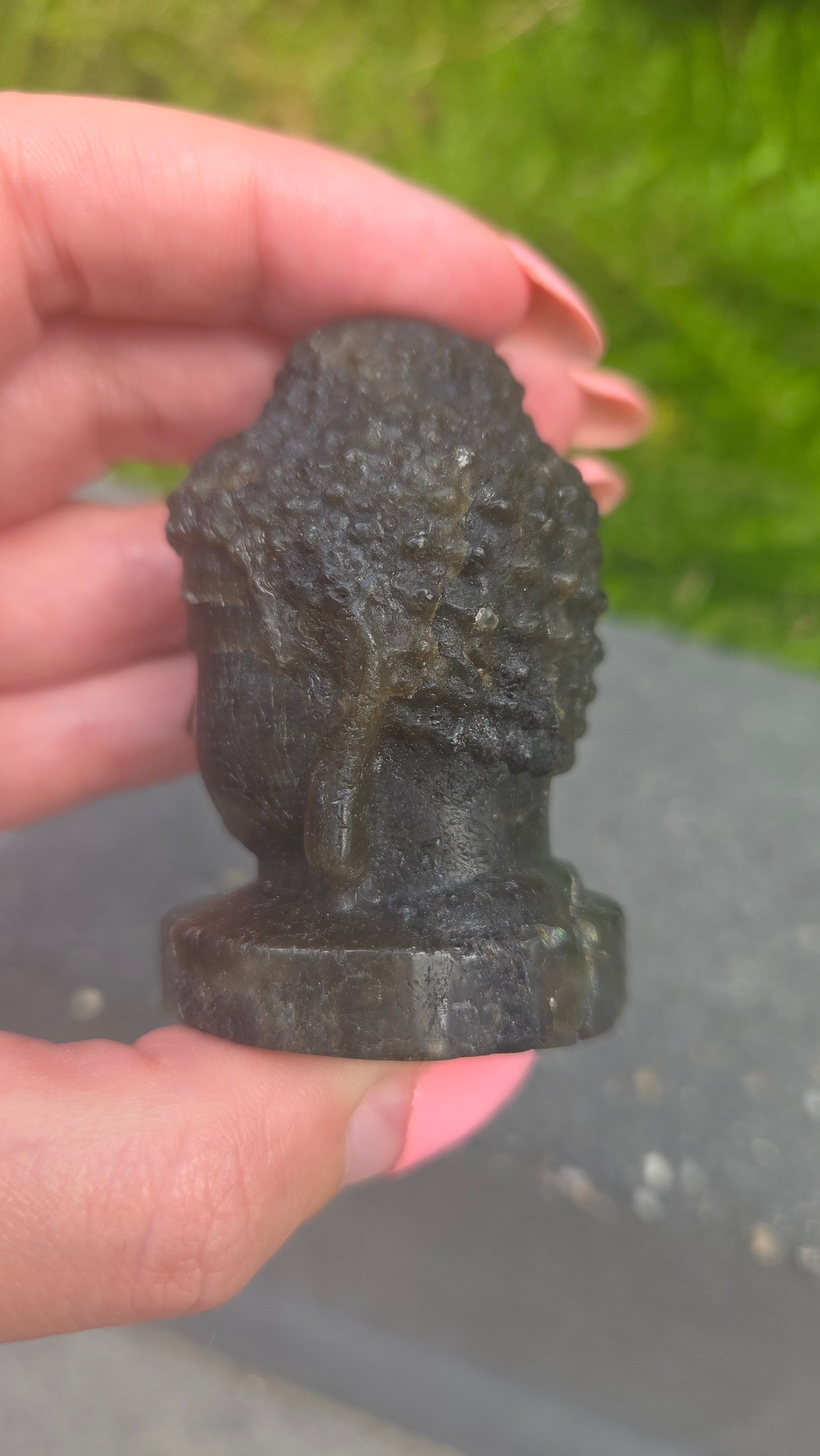 Labradoriet buddha