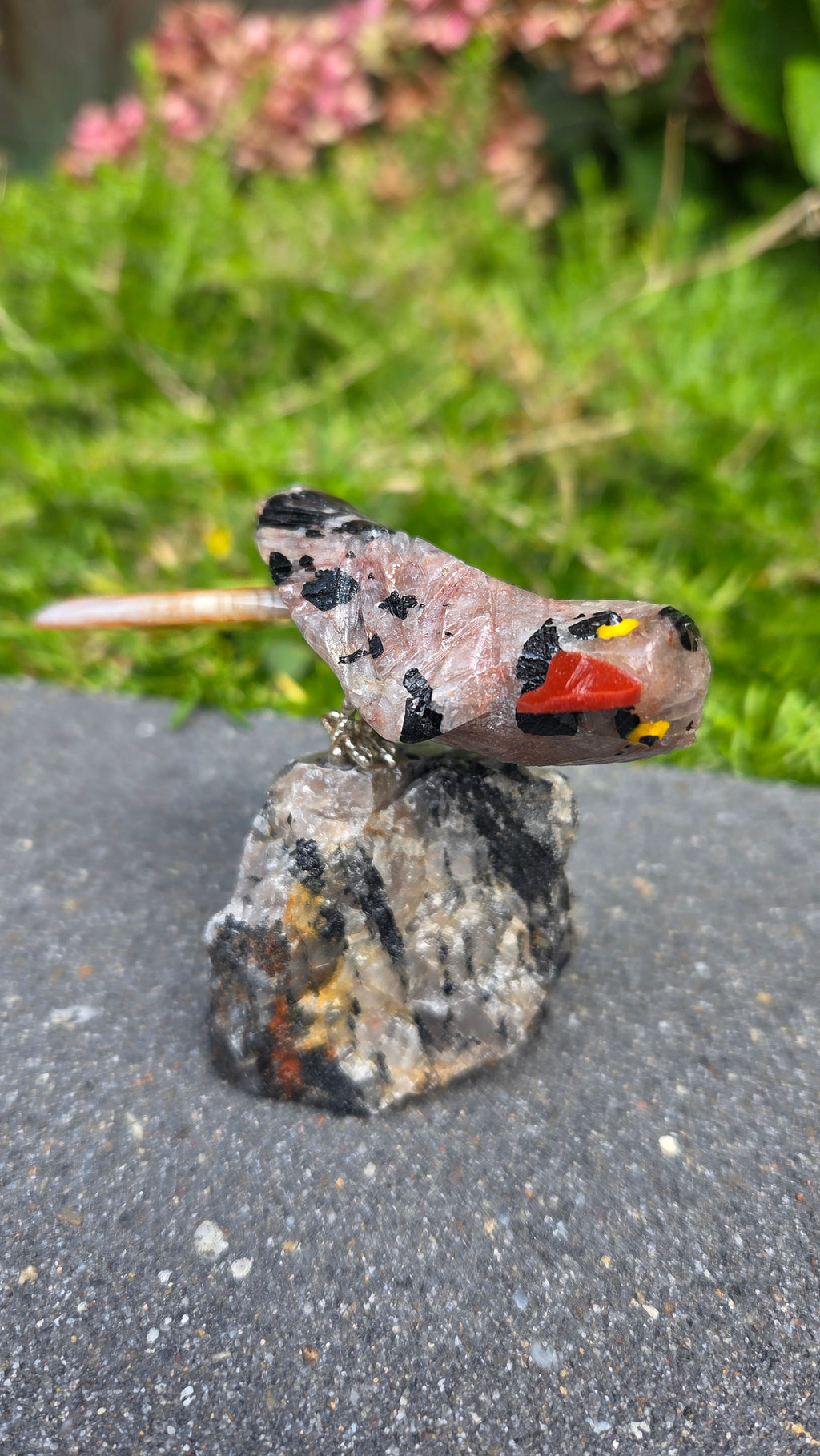 Toermalijn in kwarts vogeltje